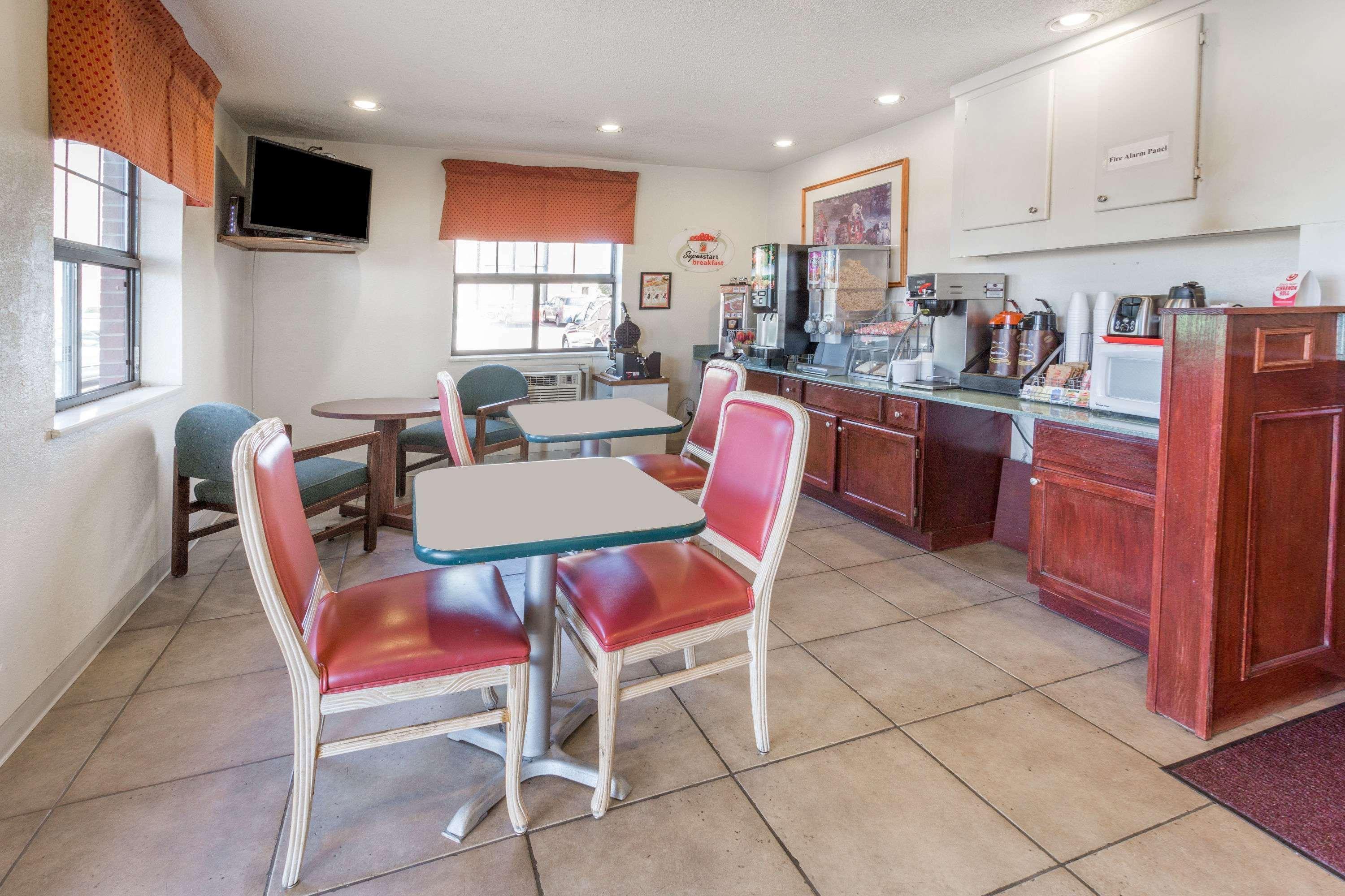 Super 8 By Wyndham Colorado Springs/Afa Area Ξενοδοχείο Εξωτερικό φωτογραφία